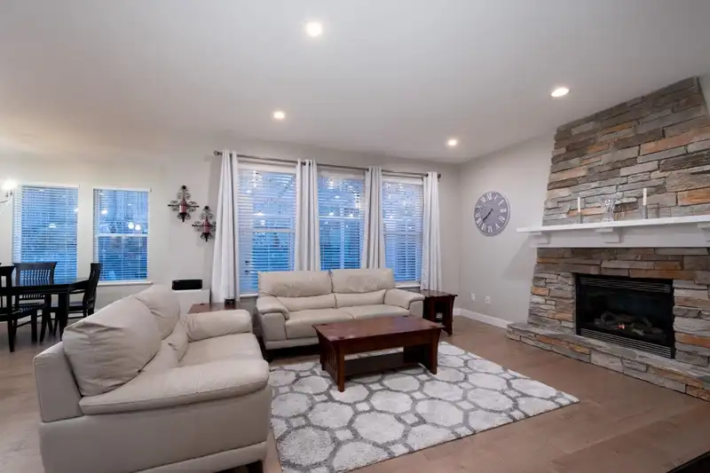164 SYCAMORE DRIVE - photo 4 of 40