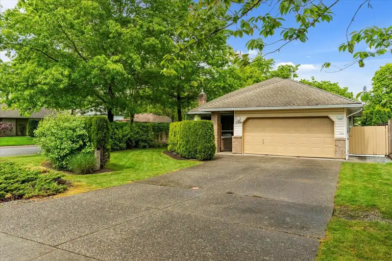 22141 OLD YALE ROAD - photo 1 of 39