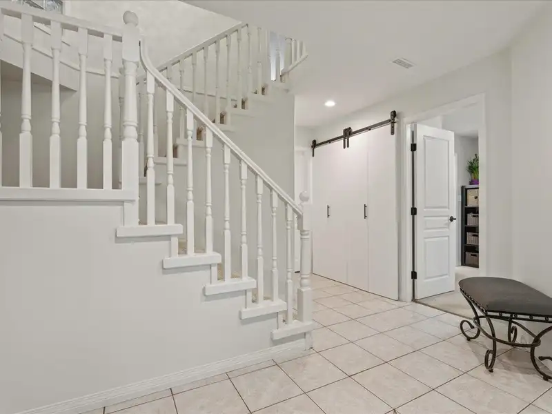21420 91 AVENUE - photo 4 of 40
