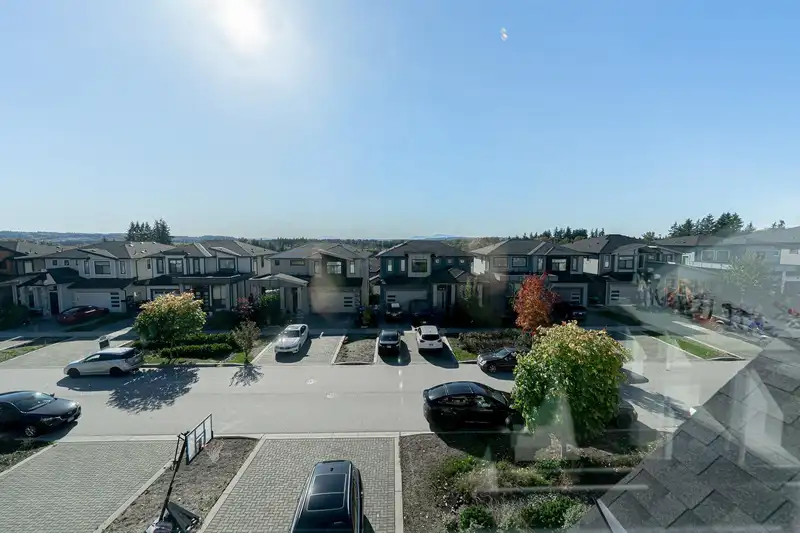 16755 16A AVENUE - photo 3 of 40