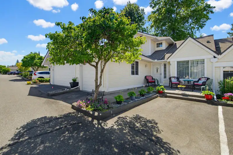 57 8737 212 STREET - photo 1 of 40