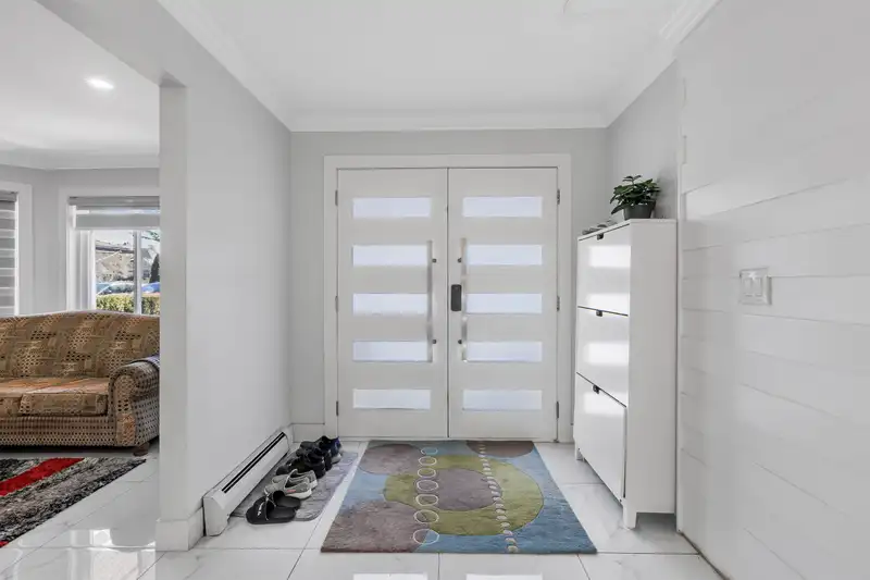 12227 68A AVENUE - photo 2 of 37