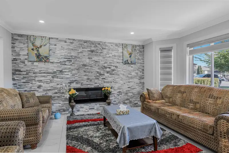 12227 68A AVENUE - photo 3 of 37