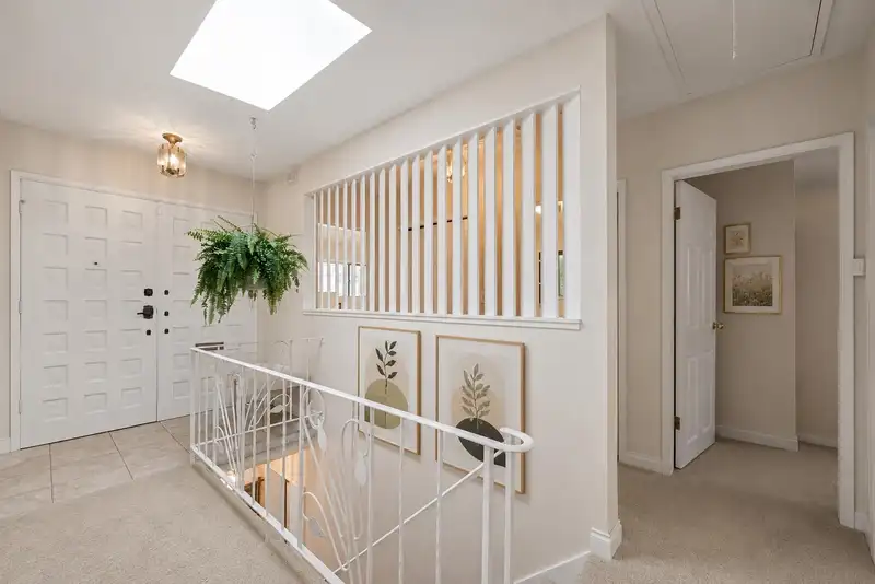 689 POPLAR STREET - photo 4 of 30