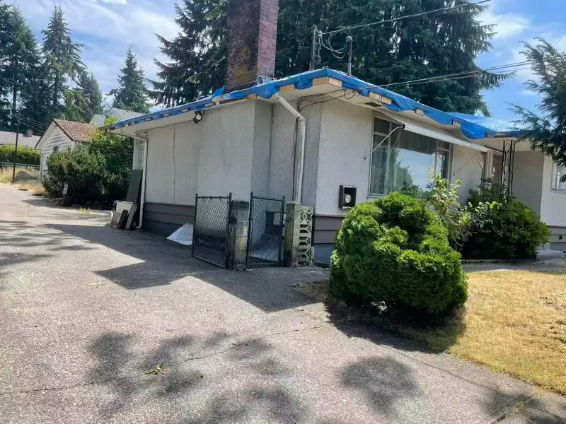 697 FAIRVIEW STREET - photo 2 of 11
