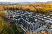 203 2771 MONTROSE AVENUE - thumbnail 13