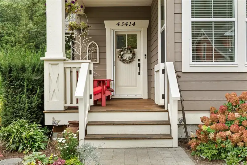 43414 CREEKSIDE CIRCLE - photo 2 of 40
