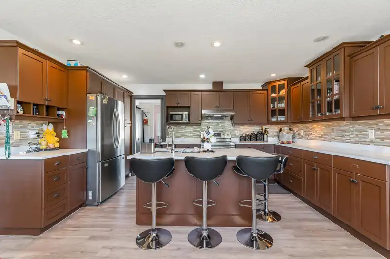 2046 MAJESTIC CRESCENT - photo 4 of 40