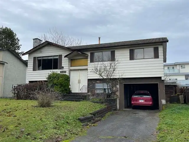 8868 ROSLIN PLACE - photo 1 of 20