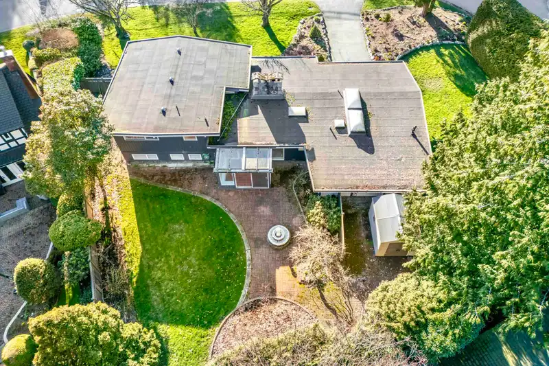429 NEWLANDS ROAD - photo 3 of 28