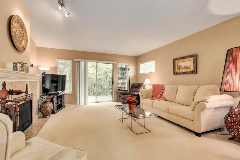 17 21138 88TH AVENUE - photo 2 of 28
