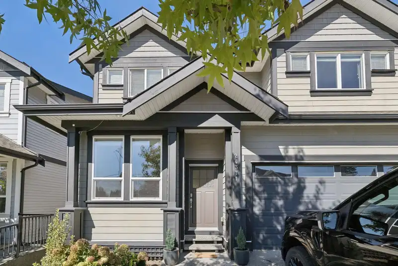 24371 104 AVENUE - photo 2 of 40