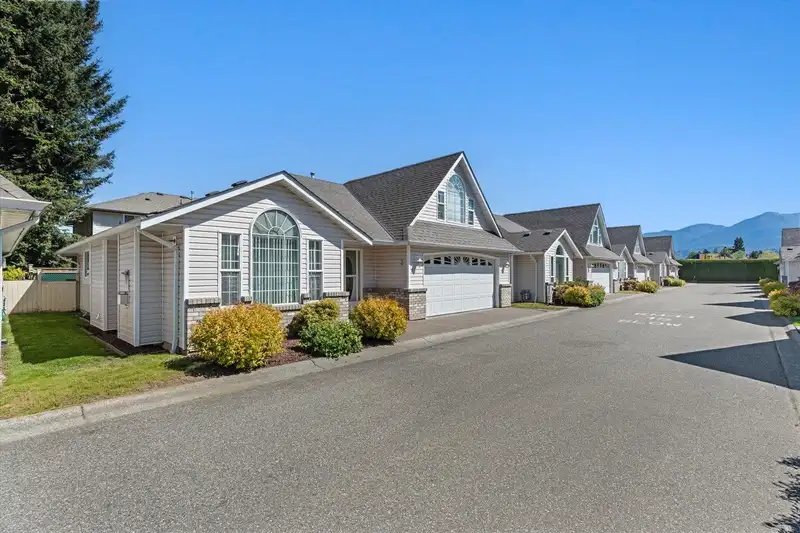 3 6336 TYSON ROAD - photo 3 of 35