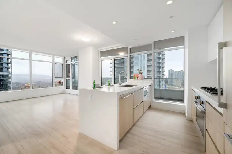2307 6080 MCKAY AVENUE - photo 2 of 32