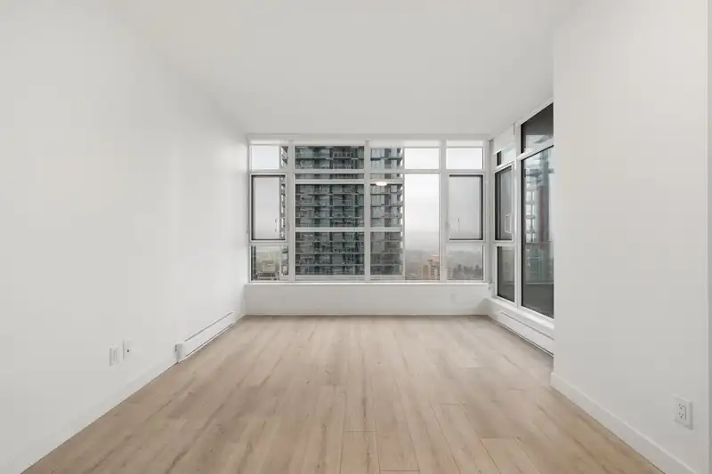 2307 6080 MCKAY AVENUE - photo 4 of 32
