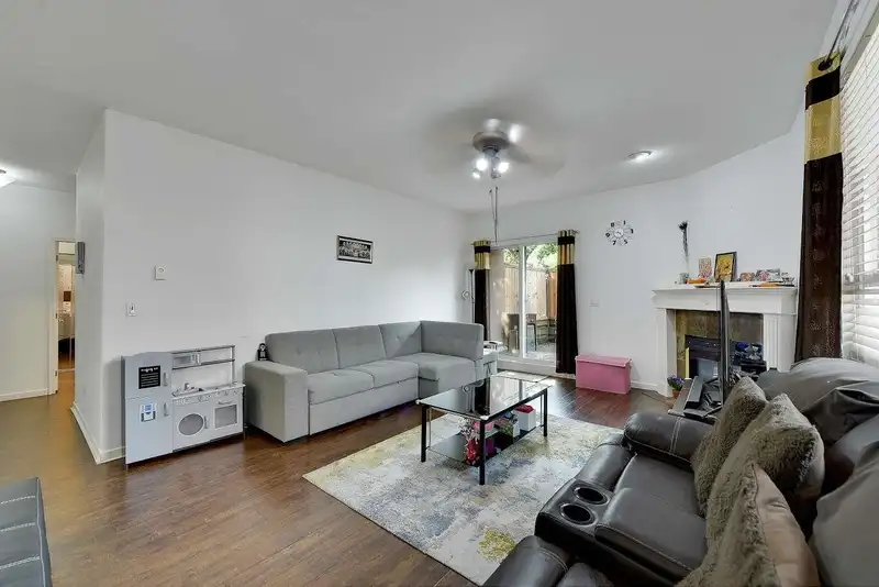 104 14993 101A AVENUE - photo 2 of 26