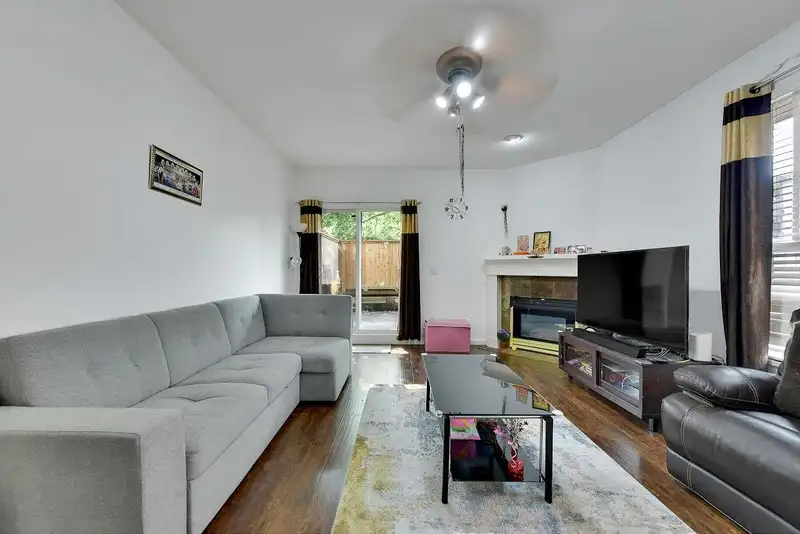 104 14993 101A AVENUE - photo 3 of 26