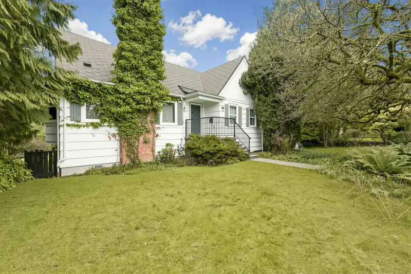 6809 ARBUTUS STREET - photo 3 of 9