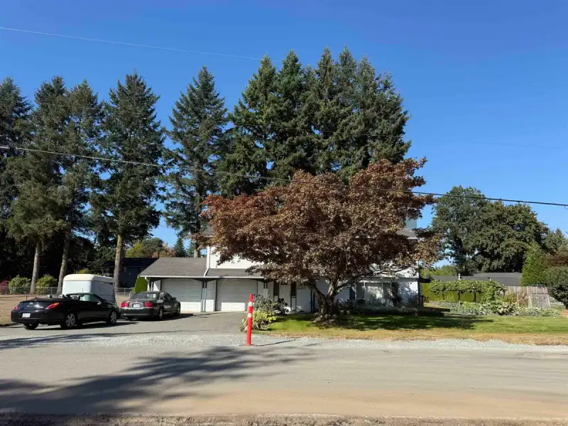 24157 52 AVENUE - photo 1 of 7