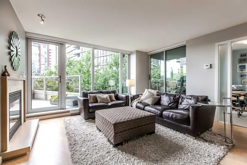 305 8 SMITHE MEWS - photo 4 of 27