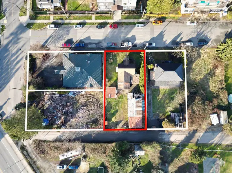 22328 ST ANNE AVENUE - photo 2 of 21