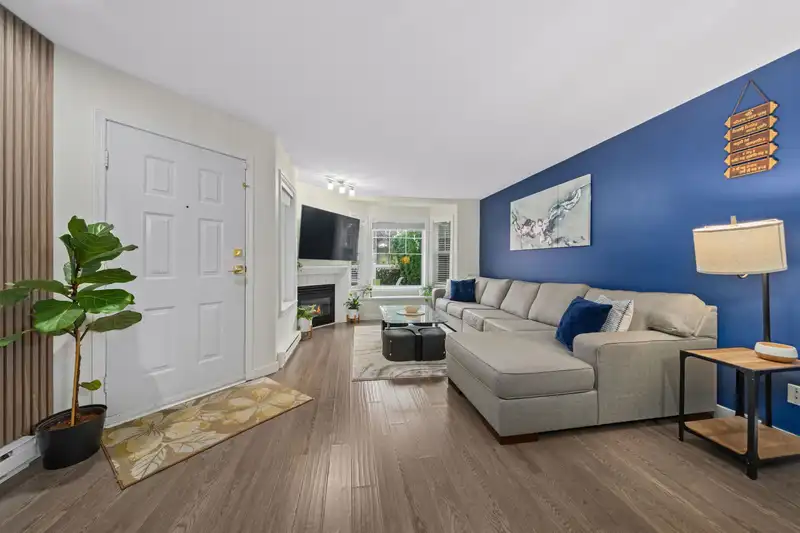 42 23085 118 AVENUE - photo 4 of 36