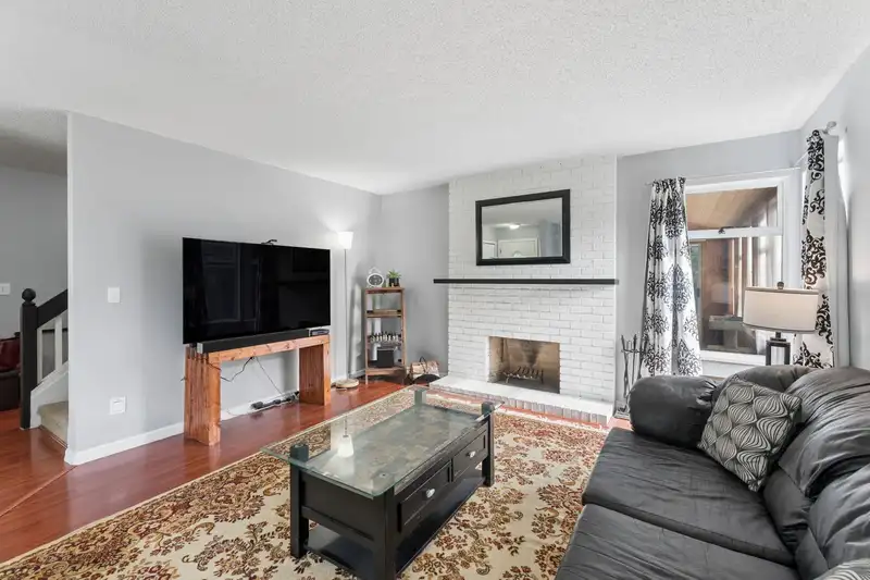 11761 81A AVENUE - photo 4 of 25