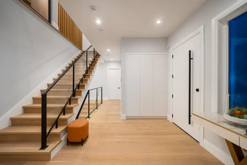 5318 4A AVENUE - photo 3 of 35