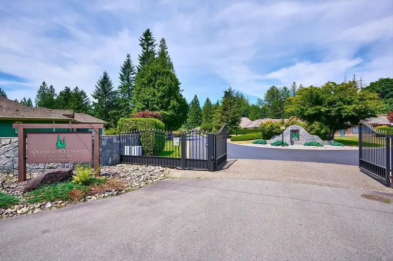 11 23100 129 AVENUE - photo 1 of 28