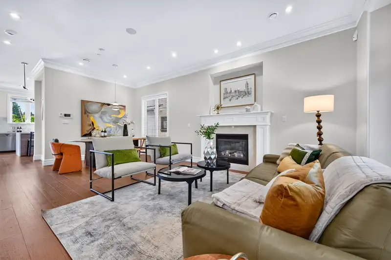 4042 W 20TH AVENUE - photo 4 of 4