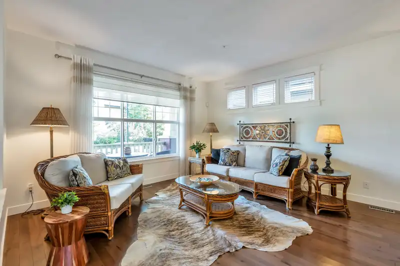 9367 CASIMIR STREET - photo 4 of 40