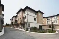 13 1641 KING CRESCENT - thumbnail 4