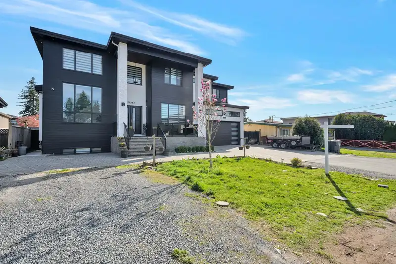 32244 PINEVIEW AVENUE - photo 3 of 30