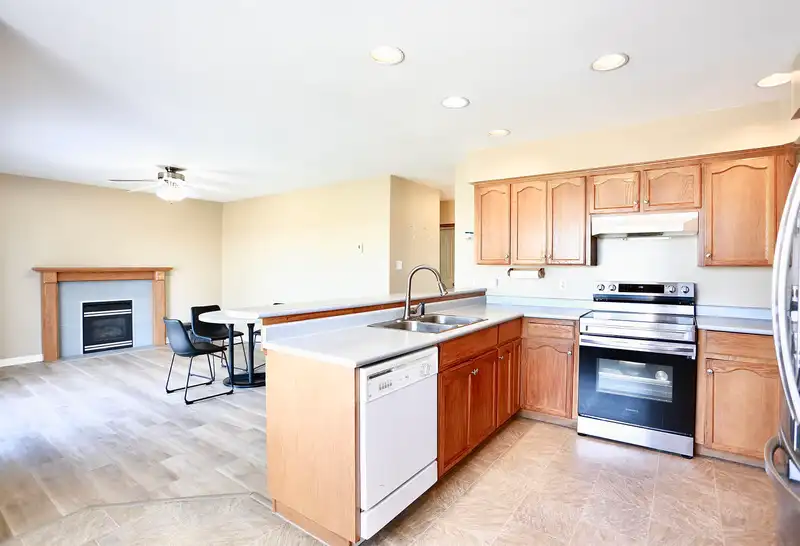 3765 LETHBRIDGE DRIVE - photo 3 of 23