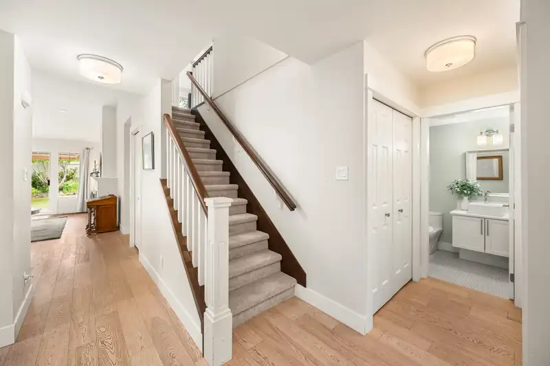 94 21138 88 AVENUE - photo 4 of 40