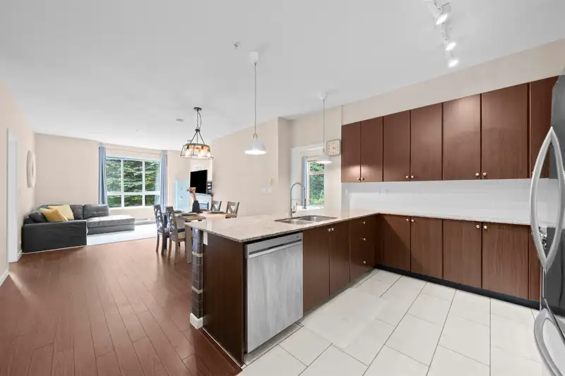 209 270 FRANCIS WAY - photo 1 of 31