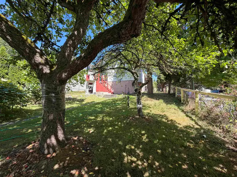 5895 CREE STREET - photo 3 of 6