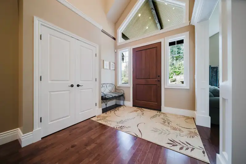 1056 RAVENSWOOD DRIVE - photo 4 of 40