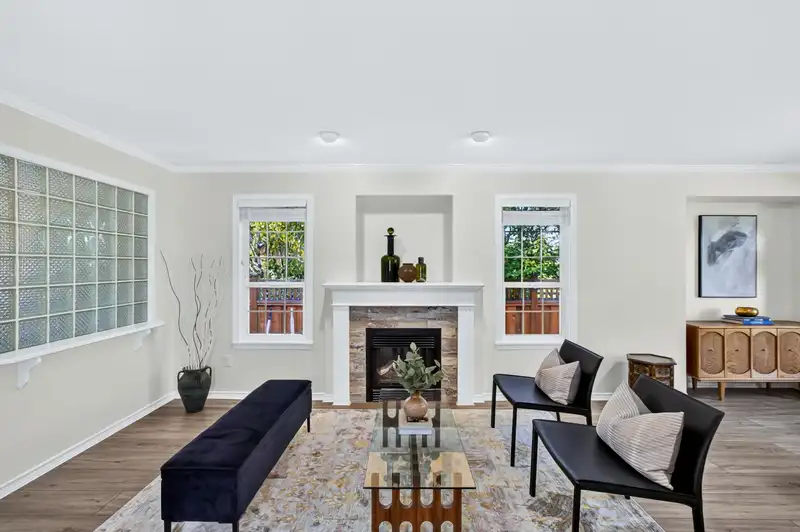 18737 65 AVENUE - photo 4 of 40