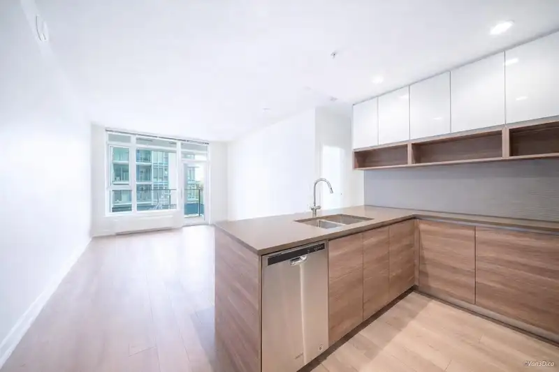 401 8850 UNIVERSITY CRESCENT - photo 3 of 12