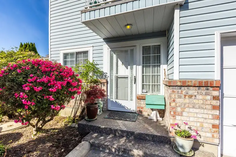 4 13919 70 AVENUE - photo 3 of 40