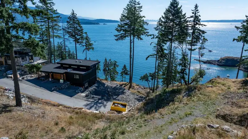775 SEYMOUR BAY DRIVE - photo 2 of 16