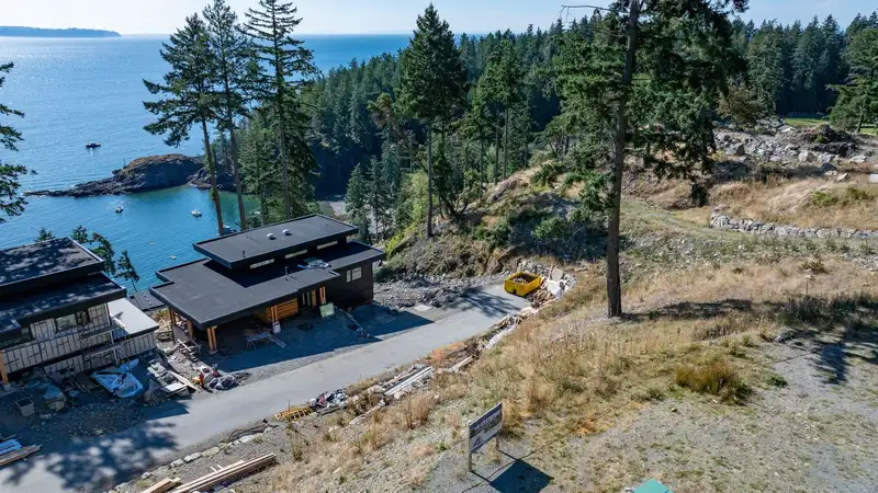 775 SEYMOUR BAY DRIVE - photo 3 of 16
