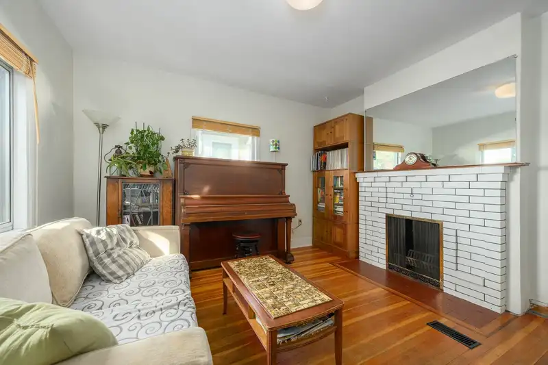 2633 VENABLES STREET - photo 3 of 14