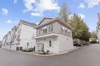 28 8033 166B STREET - thumbnail 31