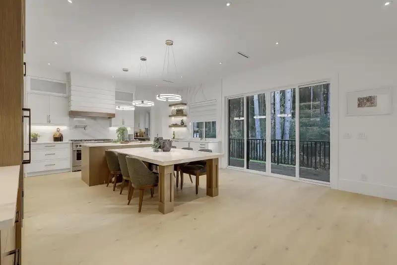 19704 31A AVENUE - photo 4 of 40
