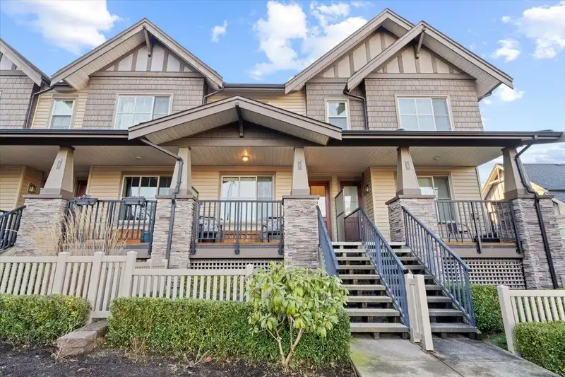 9 9525 204 STREET - photo 1 of 33