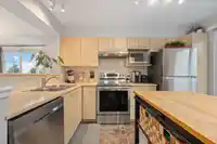 37 20560 66 AVENUE - thumbnail 2