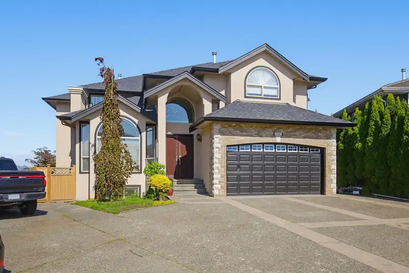3582 VIEWMOUNT PLACE - photo 2 of 40