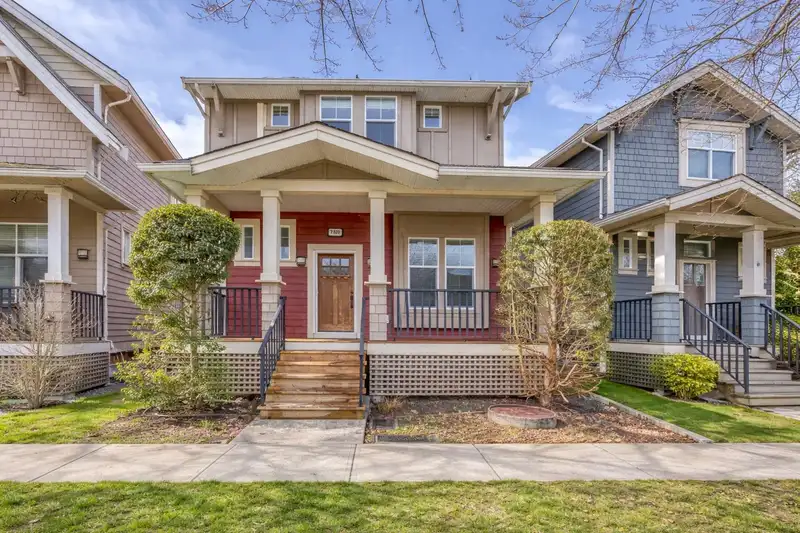7339 191B STREET - photo 1 of 40